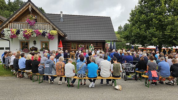 04.08.2024_-_Foto_von_der_Feldmesse_im_Stoalus.jpg  